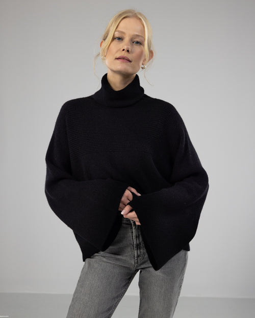 Ultra Soft Knitwear – JAKI