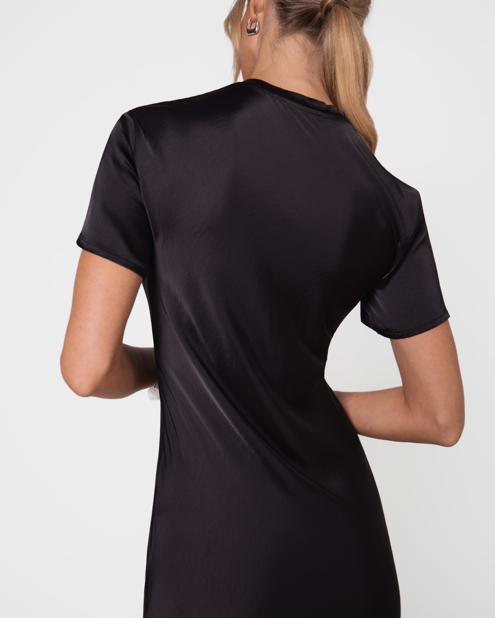 Saskia Short Sleeve Satin Dress | Black – JAKI
