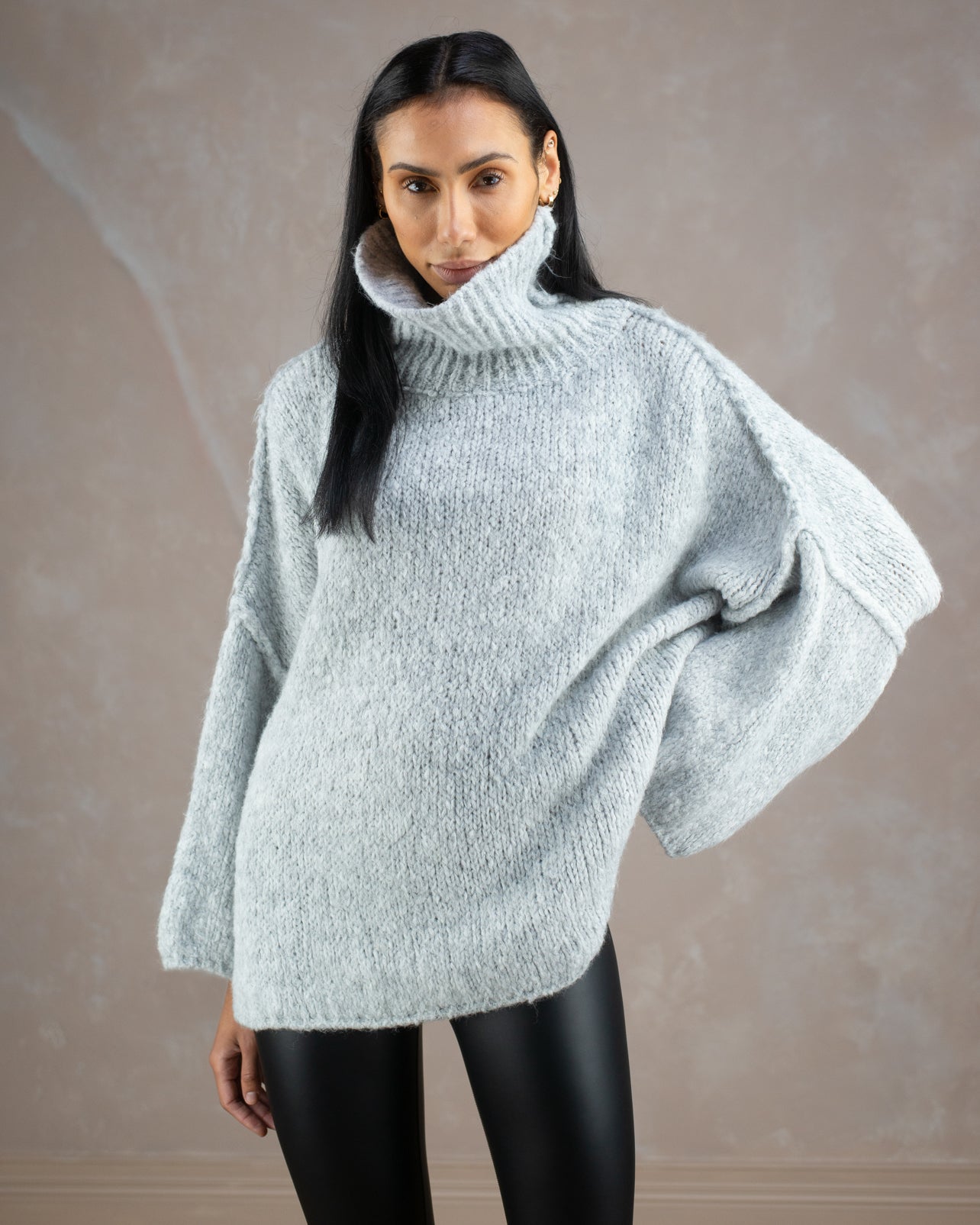 Slouchy Turtleneck Wool-Mohair | Light Grey – JAKI